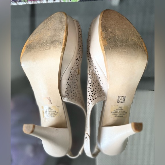 Anne Klein Cream Sling Back Peep-Toe Pumps size 6 - Picture 8 of 10